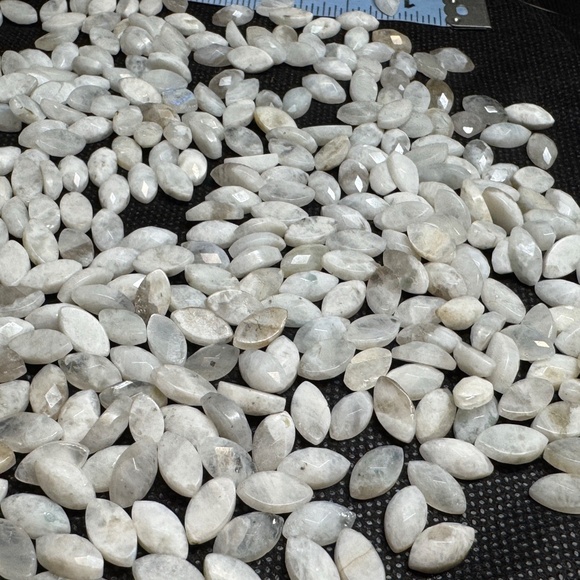 Lot of small white gemstones, perfect for jewelry making - Picture 6 of 6